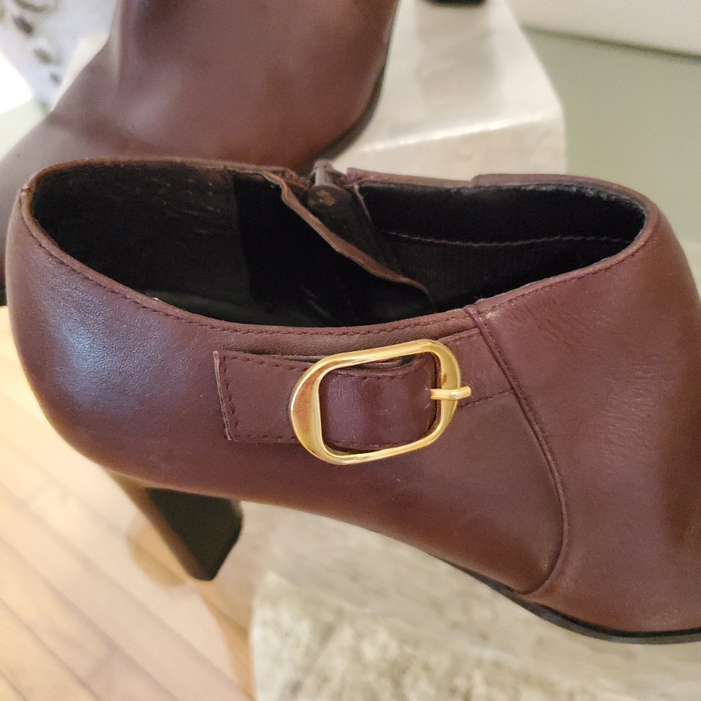 Bandolino Leather Bootie - Picture 3 of 8